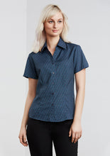 Load image into Gallery viewer, Ladies Printed Oasis Short Sleeve Shirt